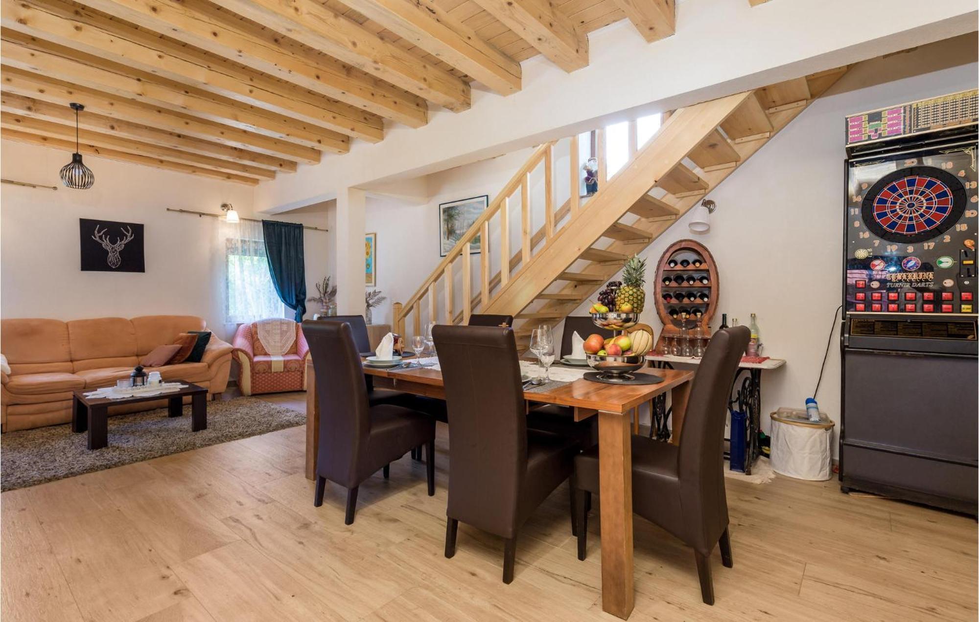 Amazing Home In Vrzici With Jacuzzi Екстериор снимка
