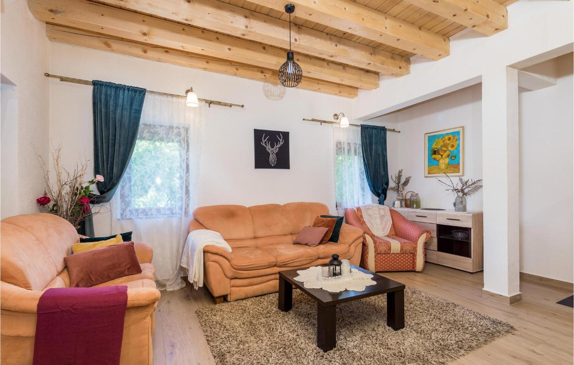Amazing Home In Vrzici With Jacuzzi Екстериор снимка