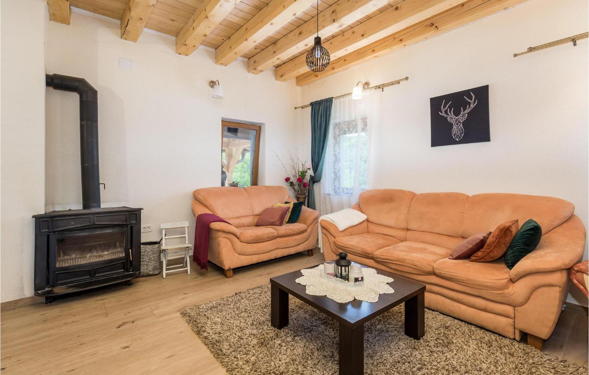 Amazing Home In Vrzici With Jacuzzi Екстериор снимка